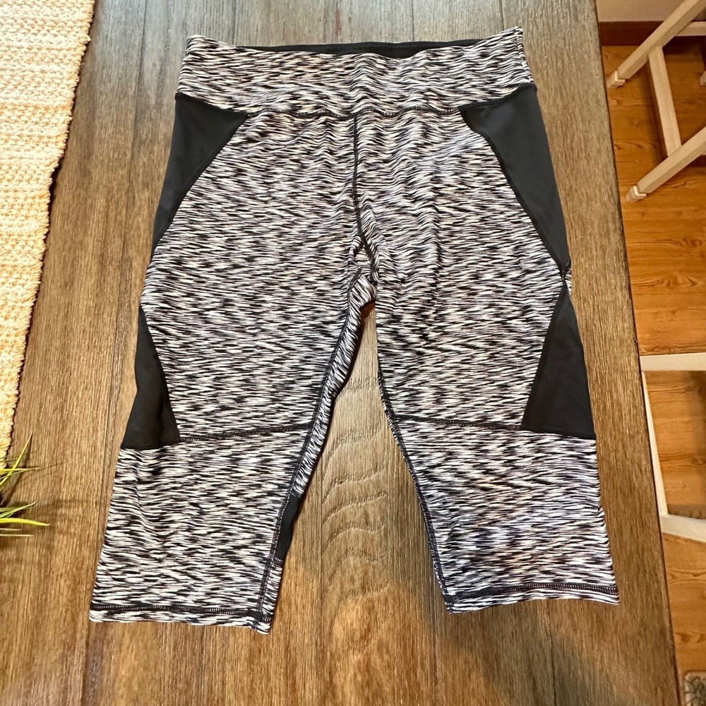 Calvin Klein Performance XL Capri Leggings‎ Black White Quick Dry Activewear